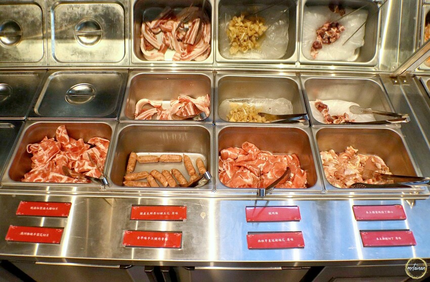 台南火烤兩吃吃到飽／嚴選超過80種食材／燒烤+火鍋一次滿足／物超所值怎麼吃都回本／台南第一家直營店－「八道晟台南崇明店」