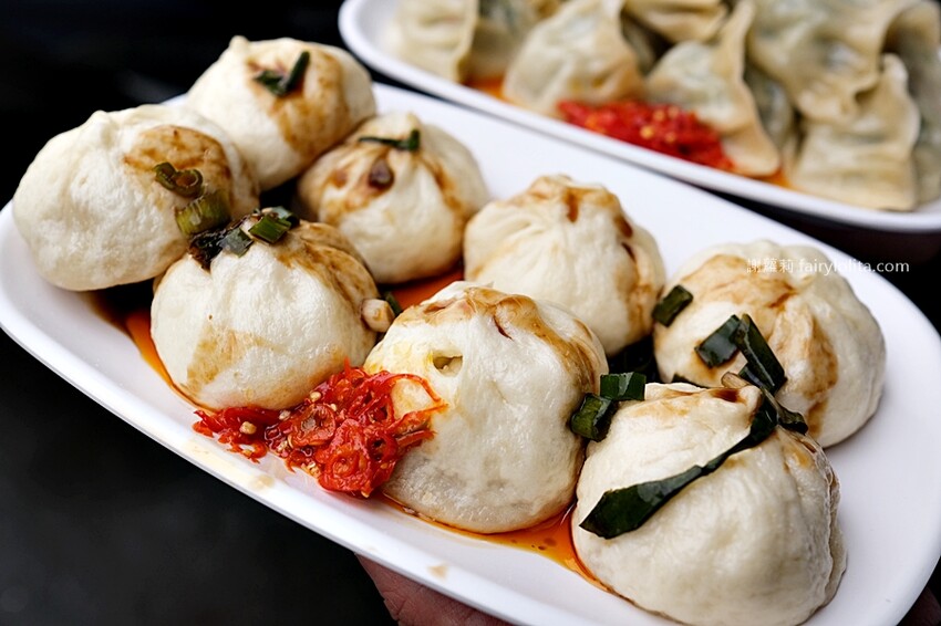 外酥內軟、一咬狂噴汁！網友大讚「汐止最強臭豆腐」！