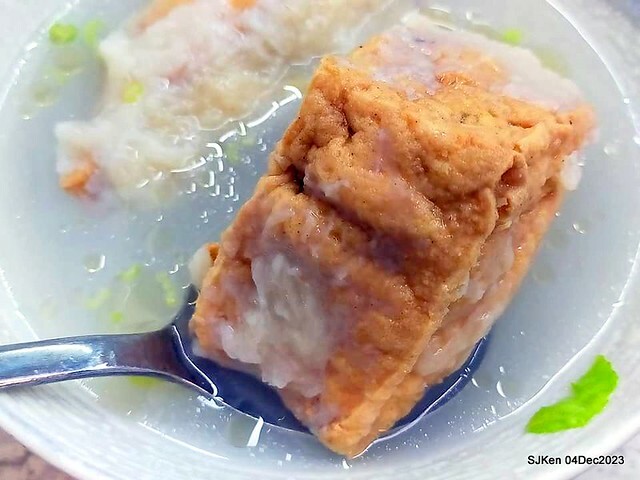 「老北京雜醬麵館」--- 獅子頭乾麵、豆包干湯與滷豆腐(Port meat ball ,vegetable and fried noodles , Gravy Tofu and Tofu with port meat soup) at Taiwan light dishes store, Taipei, Taiwan, SJKen, Dec 4, 2023
