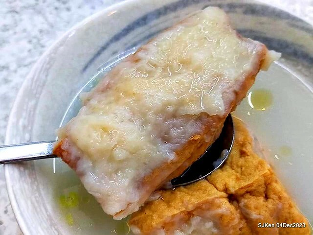 「老北京雜醬麵館」--- 獅子頭乾麵、豆包干湯與滷豆腐(Port meat ball ,vegetable and fried noodles , Gravy Tofu and Tofu with port meat soup) at Taiwan light dishes store, Taipei, Taiwan, SJKen, Dec 4, 2023