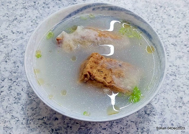 「老北京雜醬麵館」--- 獅子頭乾麵、豆包干湯與滷豆腐(Port meat ball ,vegetable and fried noodles , Gravy Tofu and Tofu with port meat soup) at Taiwan light dishes store, Taipei, Taiwan, SJKen, Dec 4, 2023