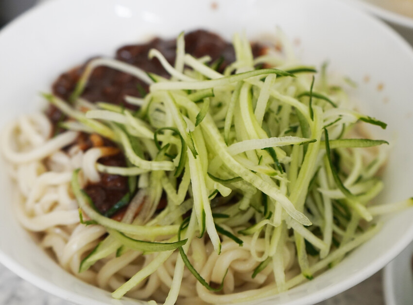 台北松山｜老北京炸醬麵｜正宗老北京風味，醬料濃郁麵條Q彈，鄰近IKEA敦北店 – 袁彬的美食旅遊筆記