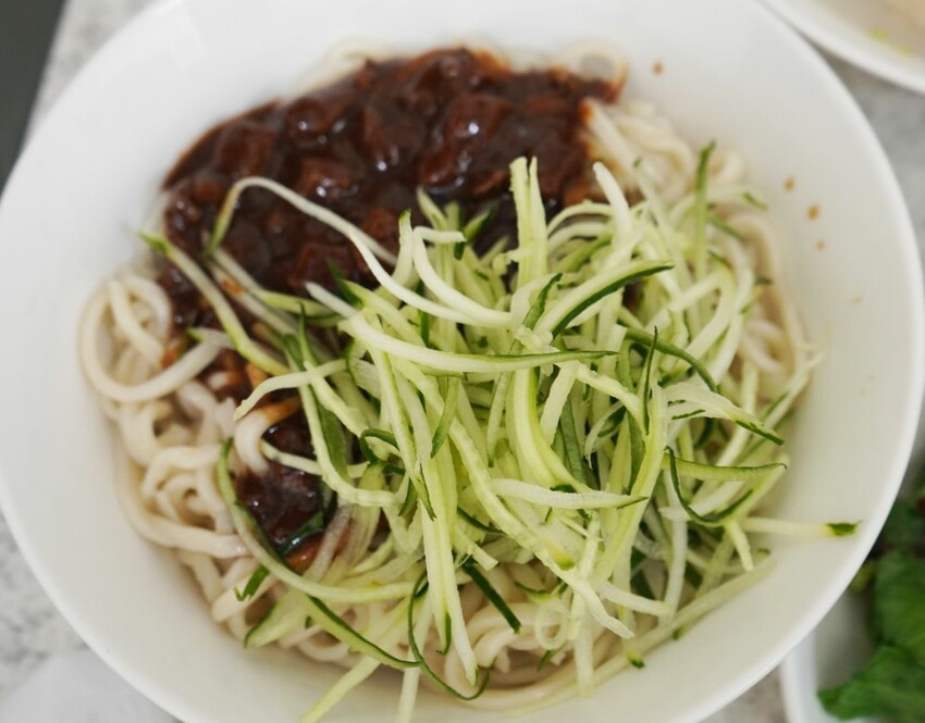 台北松山｜老北京炸醬麵｜正宗老北京風味，醬料濃郁麵條Q彈，鄰近IKEA敦北店 – 袁彬的美食旅遊筆記