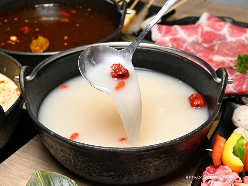 串王爺美滿鍋物｜台中新開特色麻辣串串鍋，一串只要10元，一樓還有結合個人燒肉套餐，一人也能獨享美味燒肉