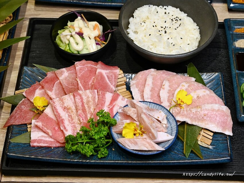 串王爺美滿鍋物｜台中新開特色麻辣串串鍋，一串只要10元，一樓還有結合個人燒肉套餐，一人也能獨享美味燒肉