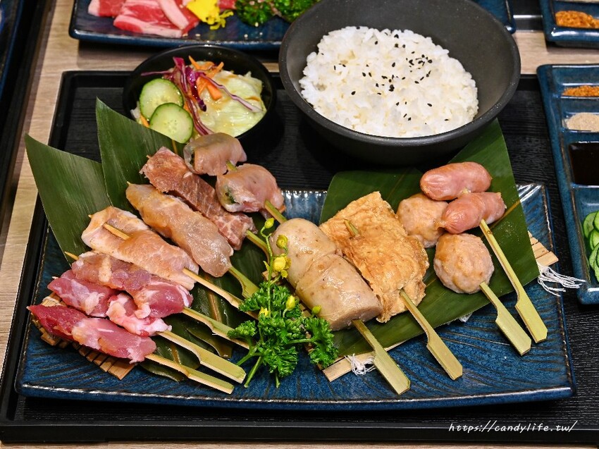 串王爺美滿鍋物｜台中新開特色麻辣串串鍋，一串只要10元，一樓還有結合個人燒肉套餐，一人也能獨享美味燒肉