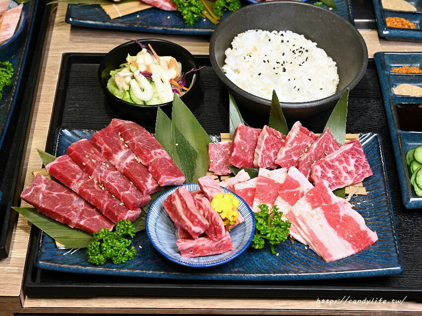 串王爺美滿鍋物｜台中新開特色麻辣串串鍋，一串只要10元，一樓還有結合個人燒肉套餐，一人也能獨享美味燒肉