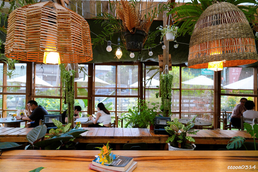 桃園龍潭「 茉莉花園caf’e」,被滿滿植栽包圍的祕密花園,