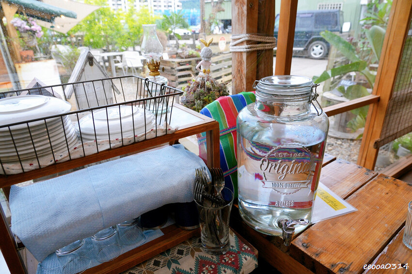 桃園龍潭「 茉莉花園caf’e」,被滿滿植栽包圍的祕密花園,