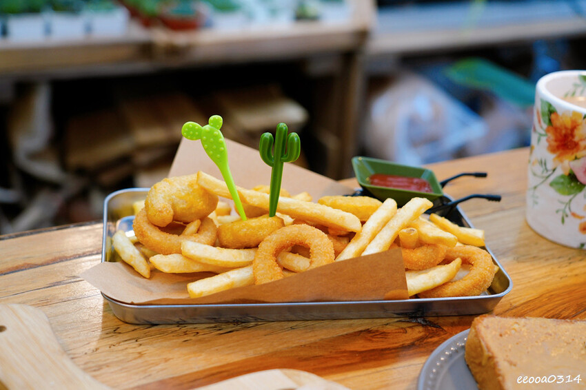 桃園龍潭「 茉莉花園caf’e」,被滿滿植栽包圍的祕密花園,