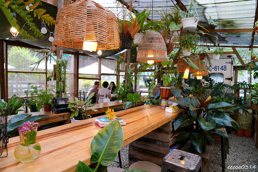 桃園龍潭「 茉莉花園caf’e」,被滿滿植栽包圍的祕密花園,