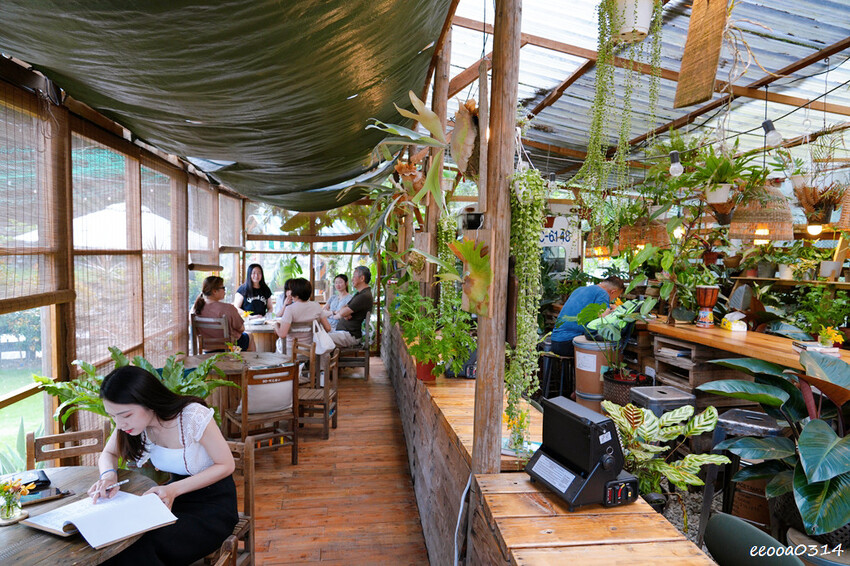 桃園龍潭「 茉莉花園caf’e」,被滿滿植栽包圍的祕密花園,