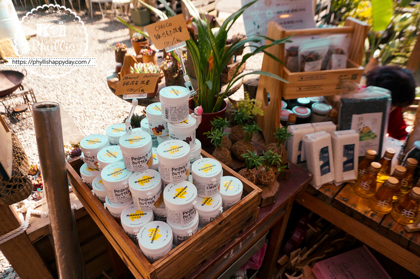 走進『茉莉花園cafe』與森林共舞的美味甜點與咖啡饗宴｜龍潭森林系咖啡廳｜桃園咖啡廳｜龍潭私房景點｜龍潭景觀餐廳 - 相片中的菲莉絲