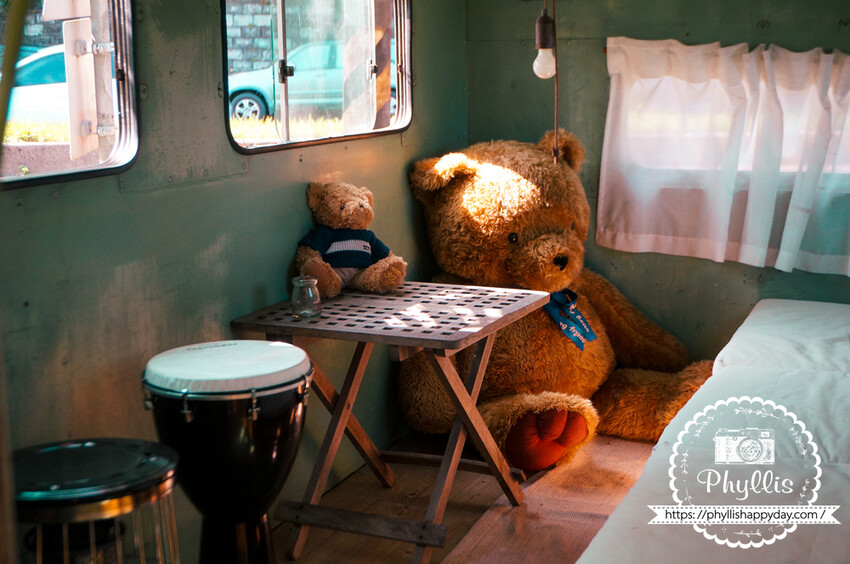 走進『茉莉花園cafe』與森林共舞的美味甜點與咖啡饗宴｜龍潭森林系咖啡廳｜桃園咖啡廳｜龍潭私房景點｜龍潭景觀餐廳 - 相片中的菲莉絲