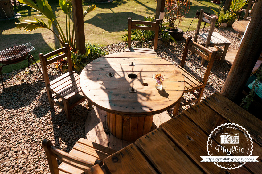 走進『茉莉花園cafe』與森林共舞的美味甜點與咖啡饗宴｜龍潭森林系咖啡廳｜桃園咖啡廳｜龍潭私房景點｜龍潭景觀餐廳 - 相片中的菲莉絲