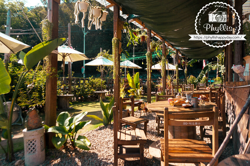 走進『茉莉花園cafe』與森林共舞的美味甜點與咖啡饗宴｜龍潭森林系咖啡廳｜桃園咖啡廳｜龍潭私房景點｜龍潭景觀餐廳 - 相片中的菲莉絲