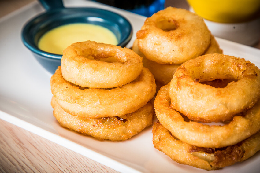 衝擊漢堡SlamBurger｜超爆料吃一顆飽一天！連外國人都說讚的巨大美式漢堡