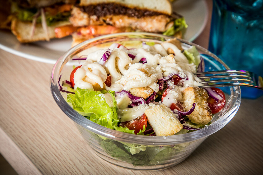 衝擊漢堡SlamBurger｜超爆料吃一顆飽一天！連外國人都說讚的巨大美式漢堡