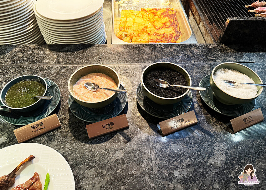 【台北自助餐】島語自助餐廳，共有八個島檯，主打一餐檯、一Fi