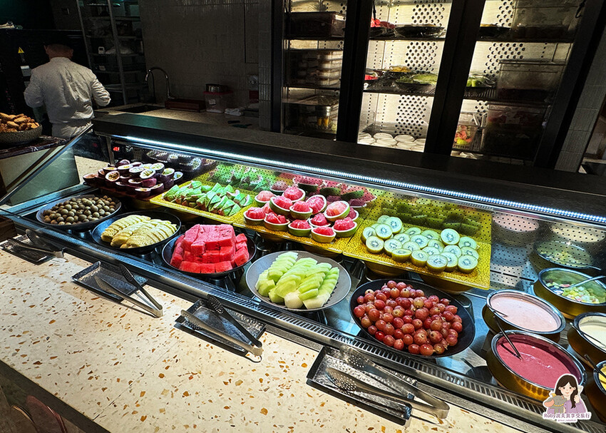 【台北自助餐】島語自助餐廳，共有八個島檯，主打一餐檯、一Fi