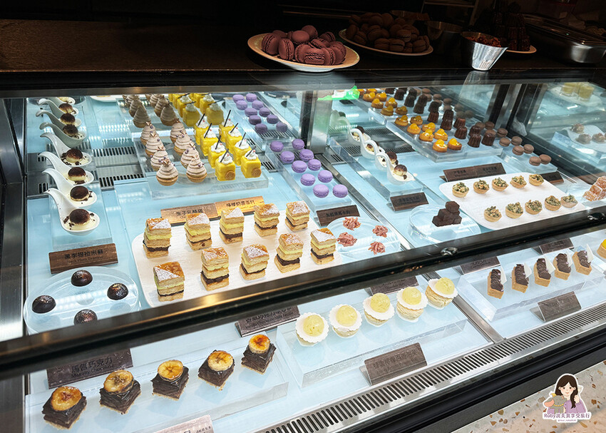 【台北自助餐】島語自助餐廳，共有八個島檯，主打一餐檯、一Fi