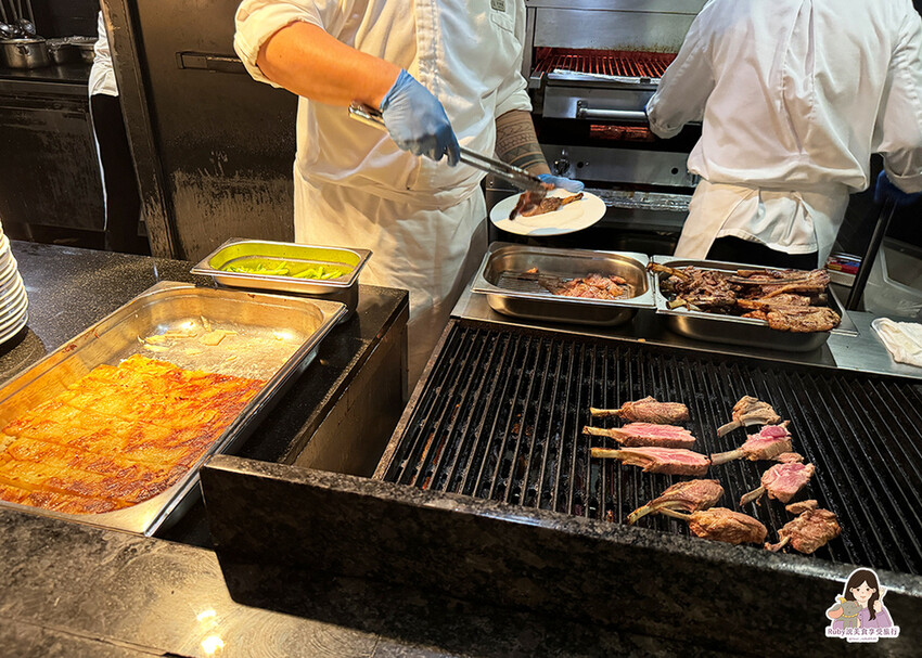 【台北自助餐】島語自助餐廳，共有八個島檯，主打一餐檯、一Fi