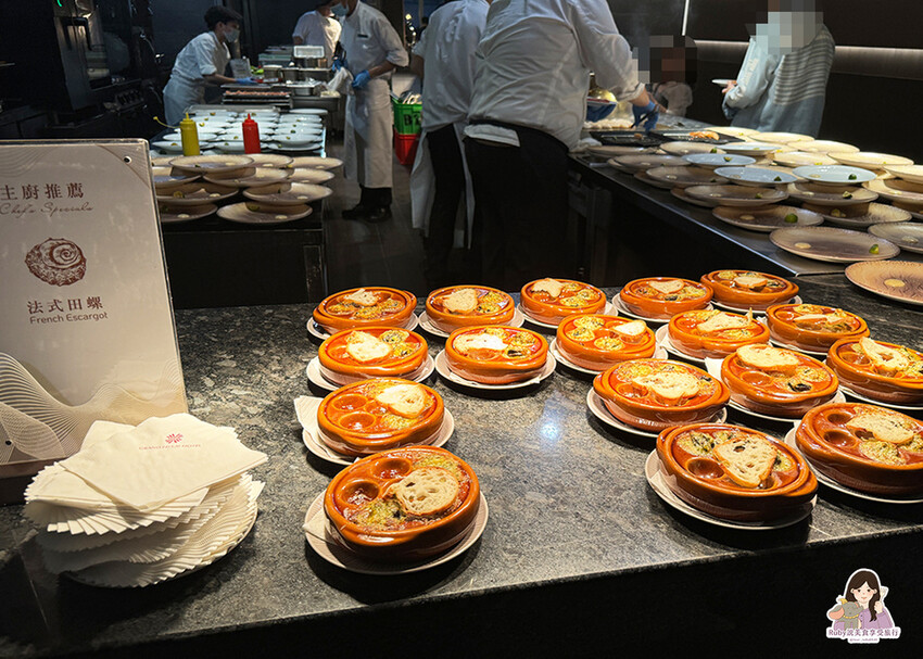 【台北自助餐】島語自助餐廳，共有八個島檯，主打一餐檯、一Fi