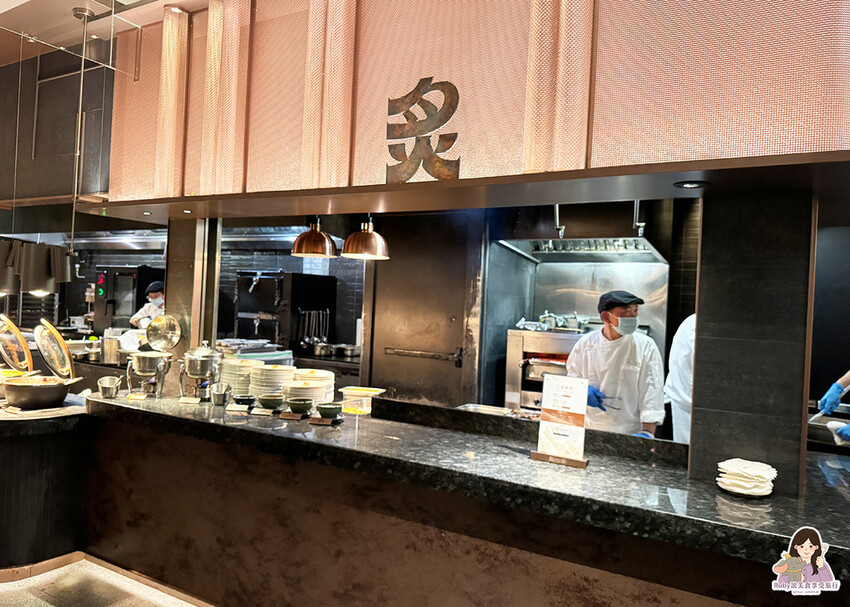 【台北自助餐】島語自助餐廳，共有八個島檯，主打一餐檯、一Fi