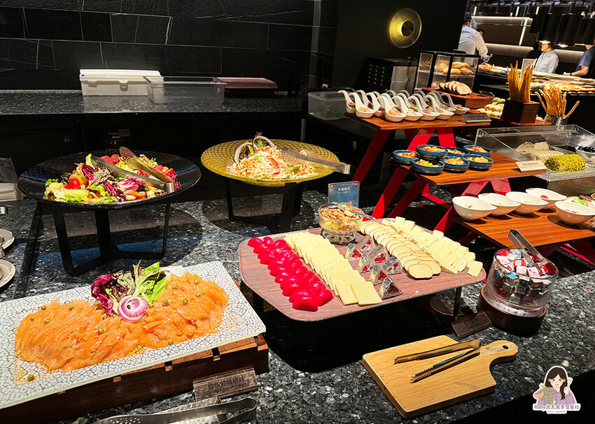 【台北自助餐】島語自助餐廳，共有八個島檯，主打一餐檯、一Fi