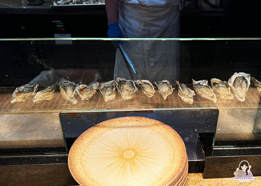 【台北自助餐】島語自助餐廳，共有八個島檯，主打一餐檯、一Fi