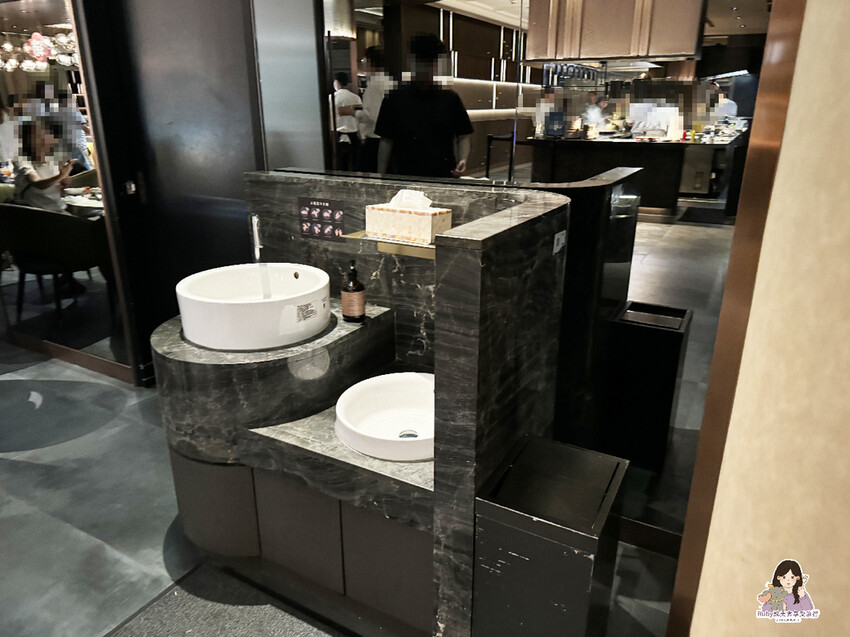 【台北自助餐】島語自助餐廳，共有八個島檯，主打一餐檯、一Fi