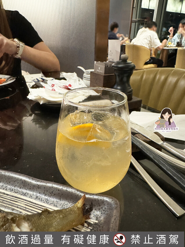 【台北自助餐】島語自助餐廳，共有八個島檯，主打一餐檯、一Fi