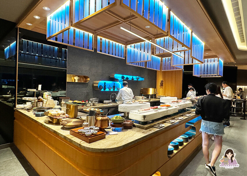 【台北自助餐】島語自助餐廳，共有八個島檯，主打一餐檯、一Fi