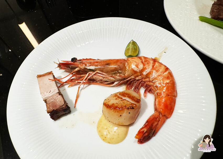 【台北自助餐】島語自助餐廳，共有八個島檯，主打一餐檯、一Fi