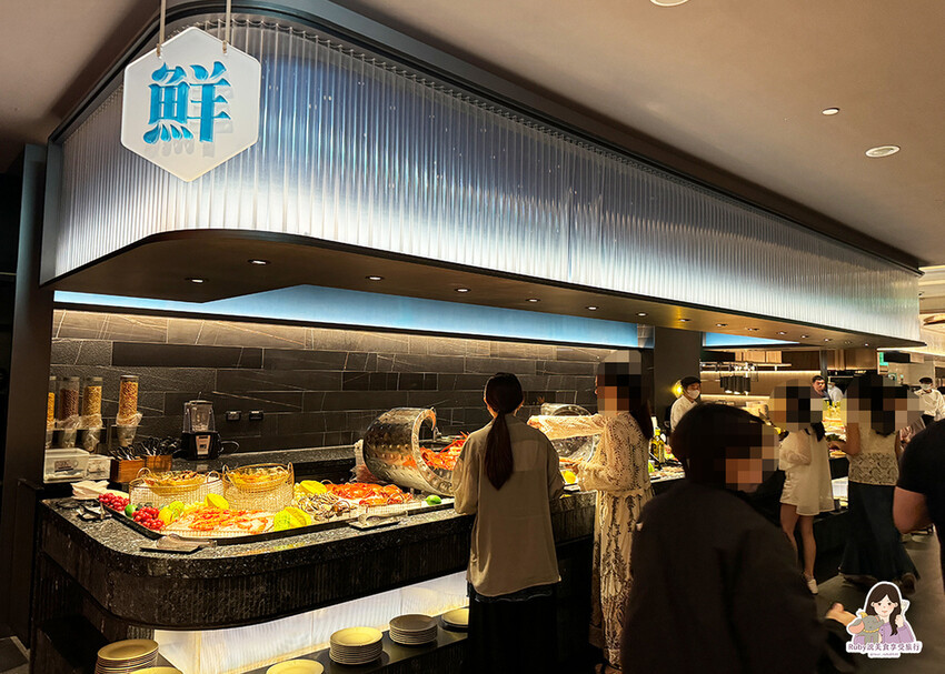 【台北自助餐】島語自助餐廳，共有八個島檯，主打一餐檯、一Fi