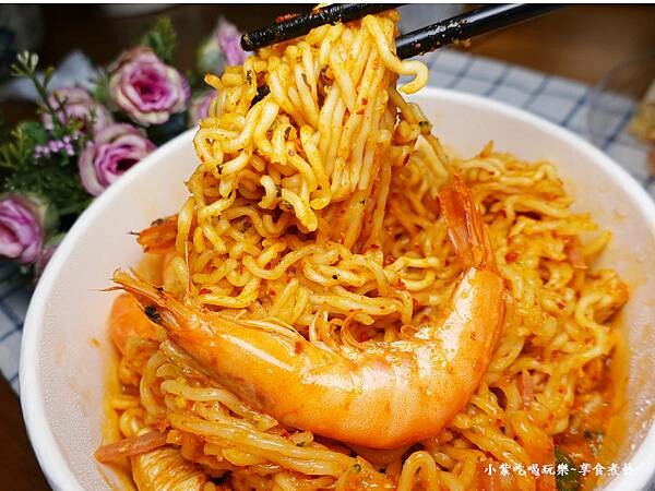 辣炒韓式海鮮雙拼QQ麵-與你見麵行動餐車 (3).jpg