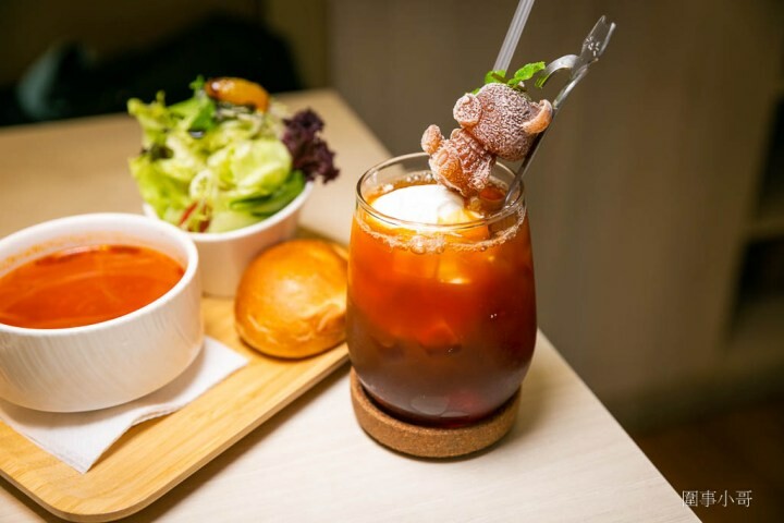 中壢內壢早午餐推薦，雲朵義大利麵！餐點好吃環境明亮雲寶寶舒芙蕾香甜美味又超可愛啊～～～ @圍事小哥的幸福相框