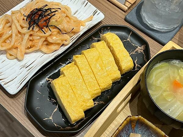 (萬華美食)拾士~手打牛漢堡排、香煎彈牙雞腿、濃郁香料咖哩、