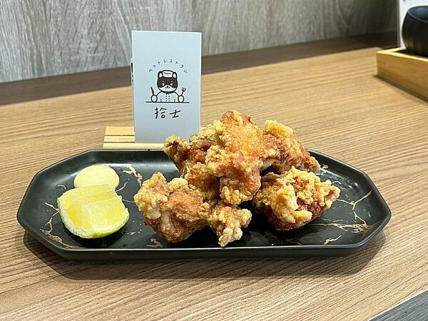 (萬華美食)拾士~手打牛漢堡排、香煎彈牙雞腿、濃郁香料咖哩、