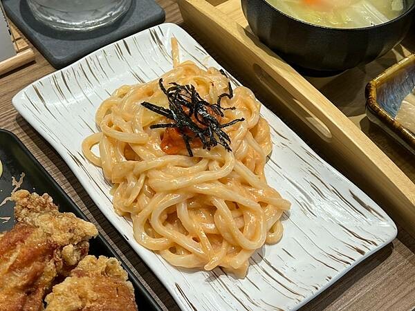 (萬華美食)拾士~手打牛漢堡排、香煎彈牙雞腿、濃郁香料咖哩、