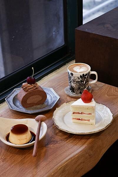 [ 桃園美食 ] 藍嵐咖啡-桃園龜山咖啡廳 草莓蛋糕 焦糖布