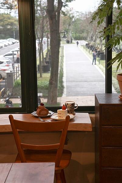 [ 桃園美食 ] 藍嵐咖啡-桃園龜山咖啡廳 草莓蛋糕 焦糖布