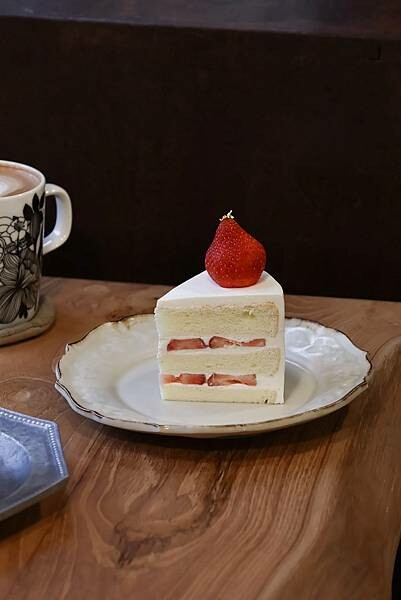 [ 桃園美食 ] 藍嵐咖啡-桃園龜山咖啡廳 草莓蛋糕 焦糖布
