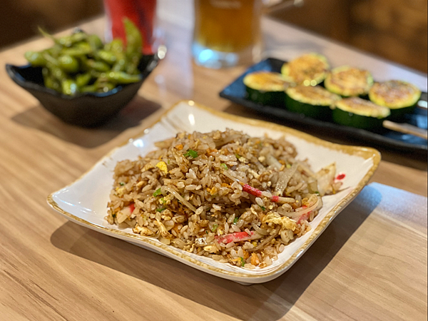 【新北板橋美食】仨食酒炭燒食堂 x 板橋喝到飽居酒屋推薦！把