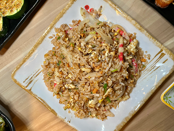 【新北板橋美食】仨食酒炭燒食堂 x 板橋喝到飽居酒屋推薦！把