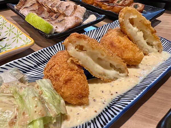 【新北板橋美食】仨食酒炭燒食堂 x 板橋喝到飽居酒屋推薦！把