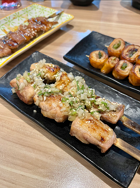 【新北板橋美食】仨食酒炭燒食堂 x 板橋喝到飽居酒屋推薦！把