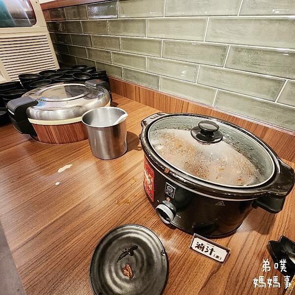 【高雄‧鳳山】村上一小鍋(澄清門市)│單點火鍋,日系復古裝潢,飲料、飯吃到飽,必點古早味布丁!!