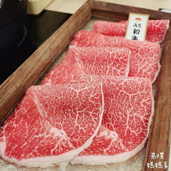 【高雄‧鳳山】村上一小鍋(澄清門市)│單點火鍋,日系復古裝潢,飲料、飯吃到飽,必點古早味布丁!!