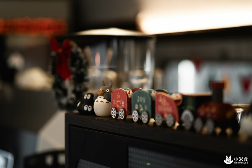 mamonaku cafe｜自強號列車上。與咖啡來場復古合輯🚂｜台中火車站美食｜中區咖啡廳下午茶推薦 - 小米食